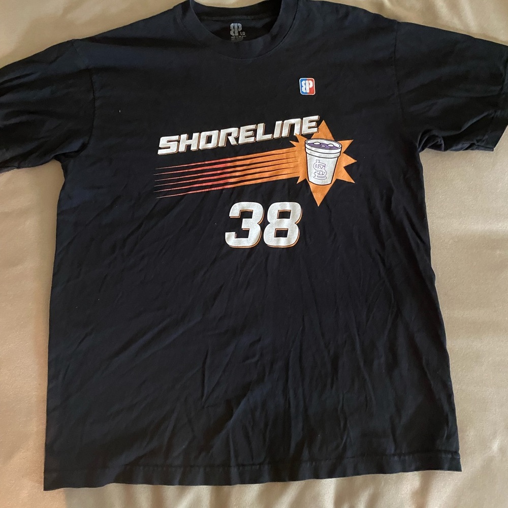 Black short sleeve tee